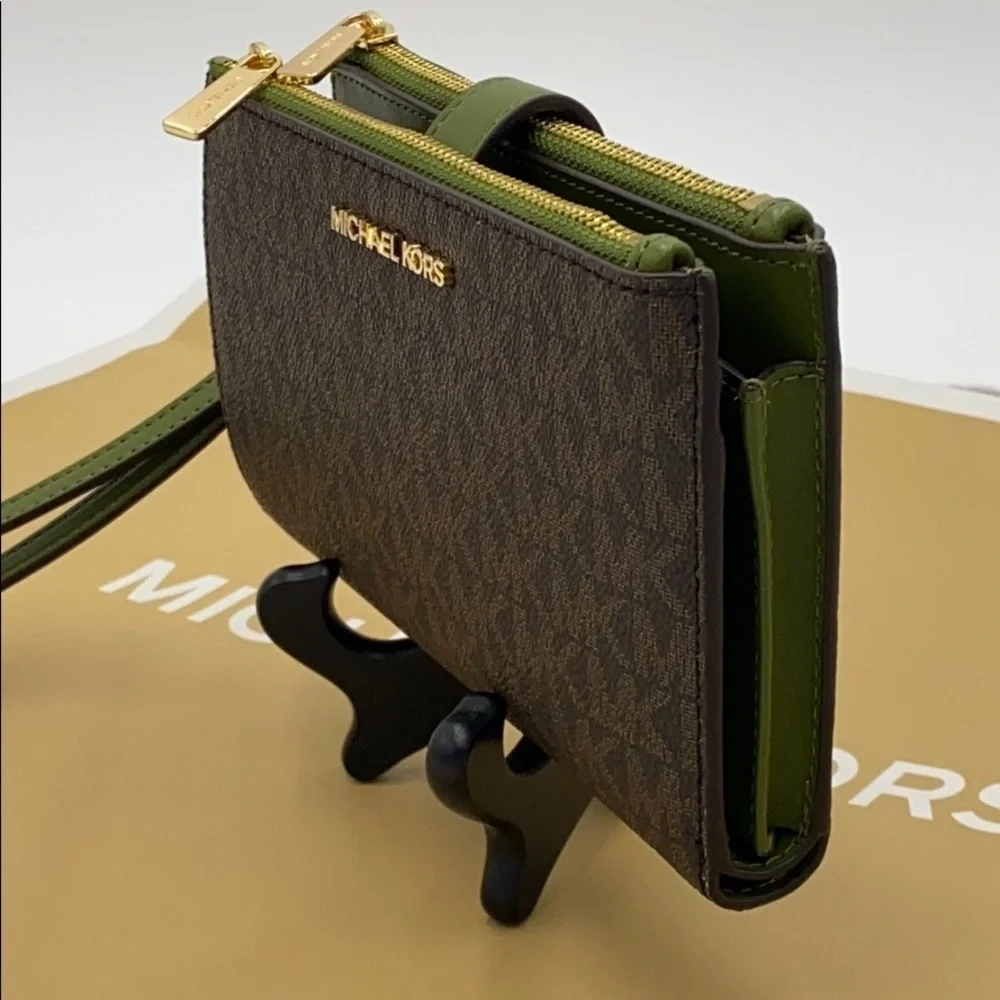 MICHAEL KORS LARGE DOUBLE ZIP WRISTLET EVERGREEN